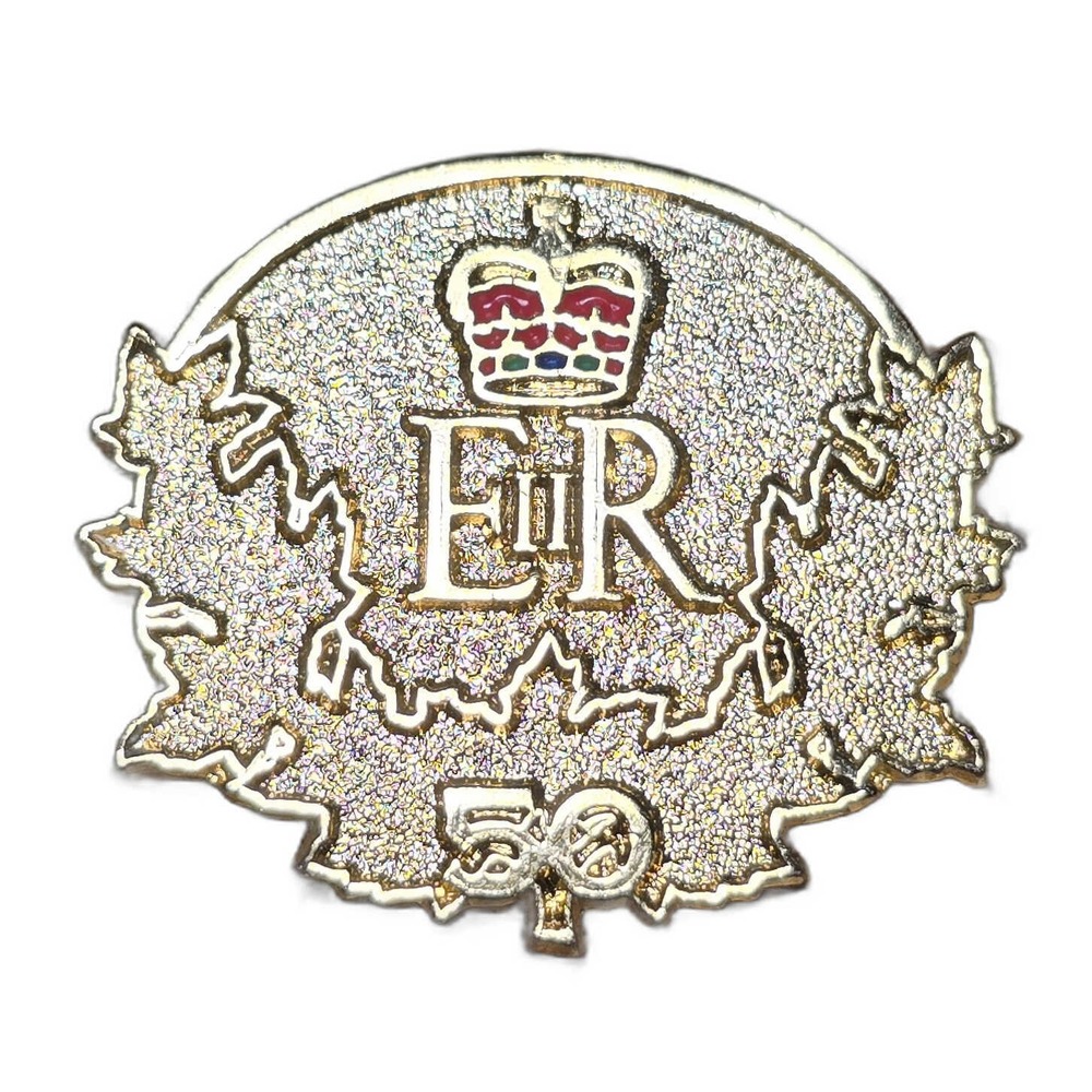 Queen Elizabeth II 2002 Golden Jubilee Maple Leaf Crown Lapel Vest Hat Pin C36